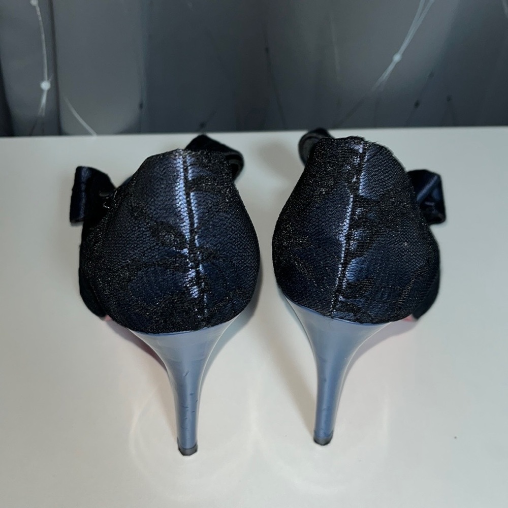 Paris Hilton blue and black lace peep toe heel - Picture 3 of 3
